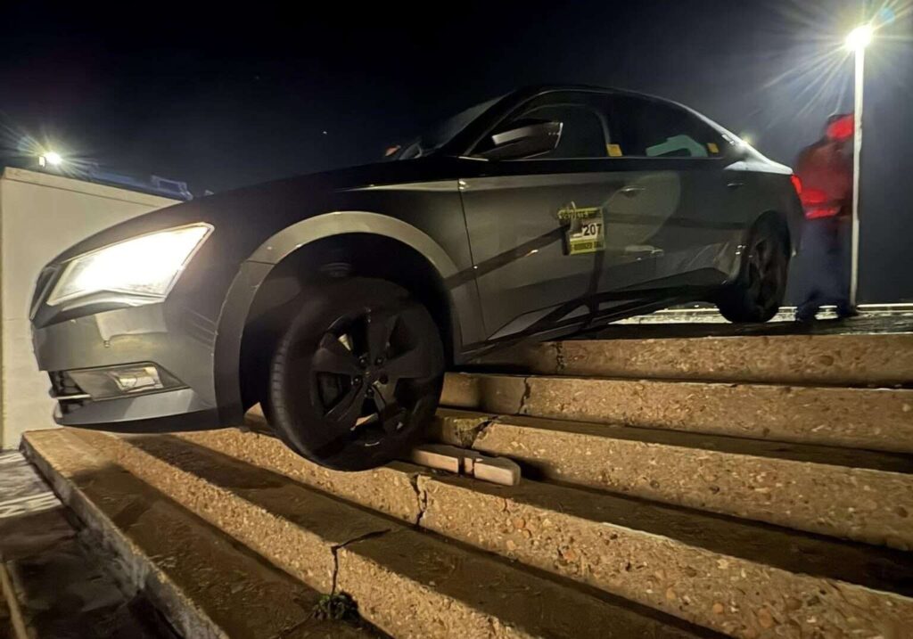 You Can’t Park There!’ Taxi Driver’s Chill Reaction