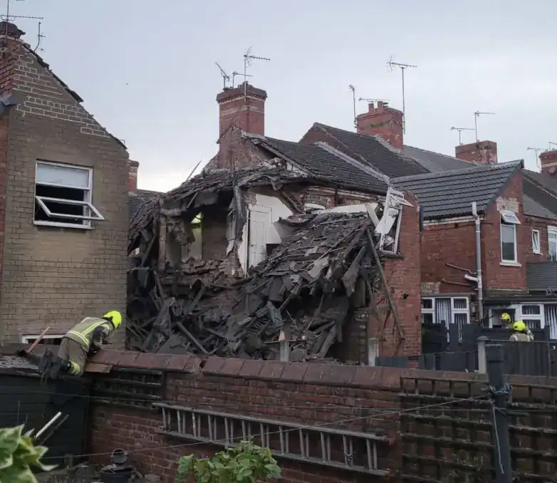 Man Found Dead After Gas Explosion Destroys Home in Worksop – UKNIP