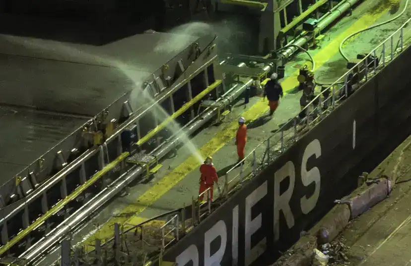 Major Firefighting Operation Underway Aboard Bulk Carrier “SIDER OLYMPIA” in Gravesend
