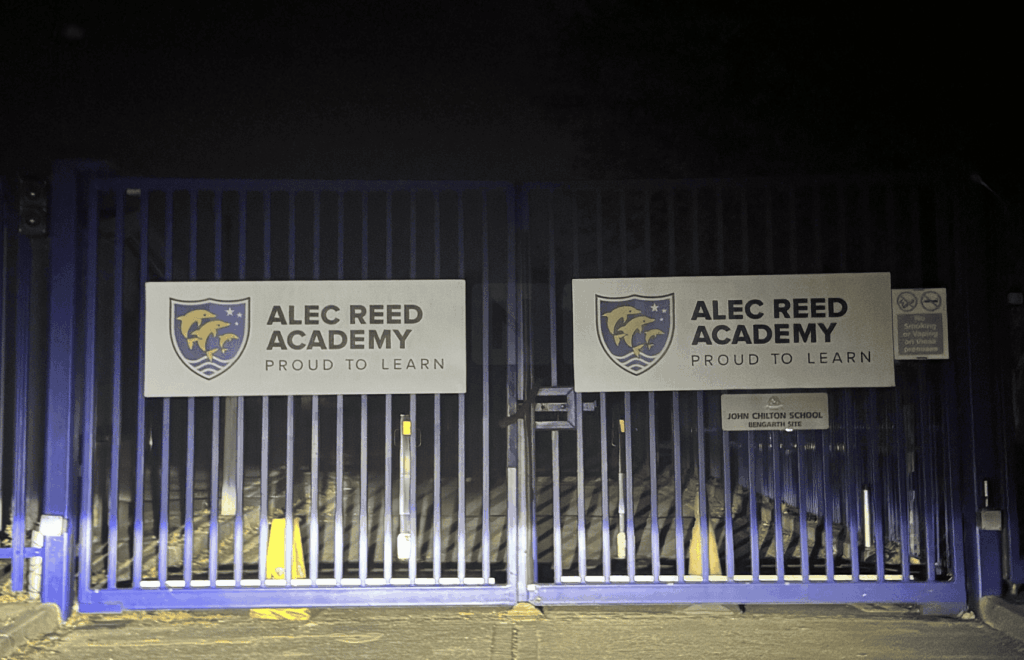 Teenage Girl Rushed to Hospital After being Stabbed in the head  Near Northolt School – UKNIP