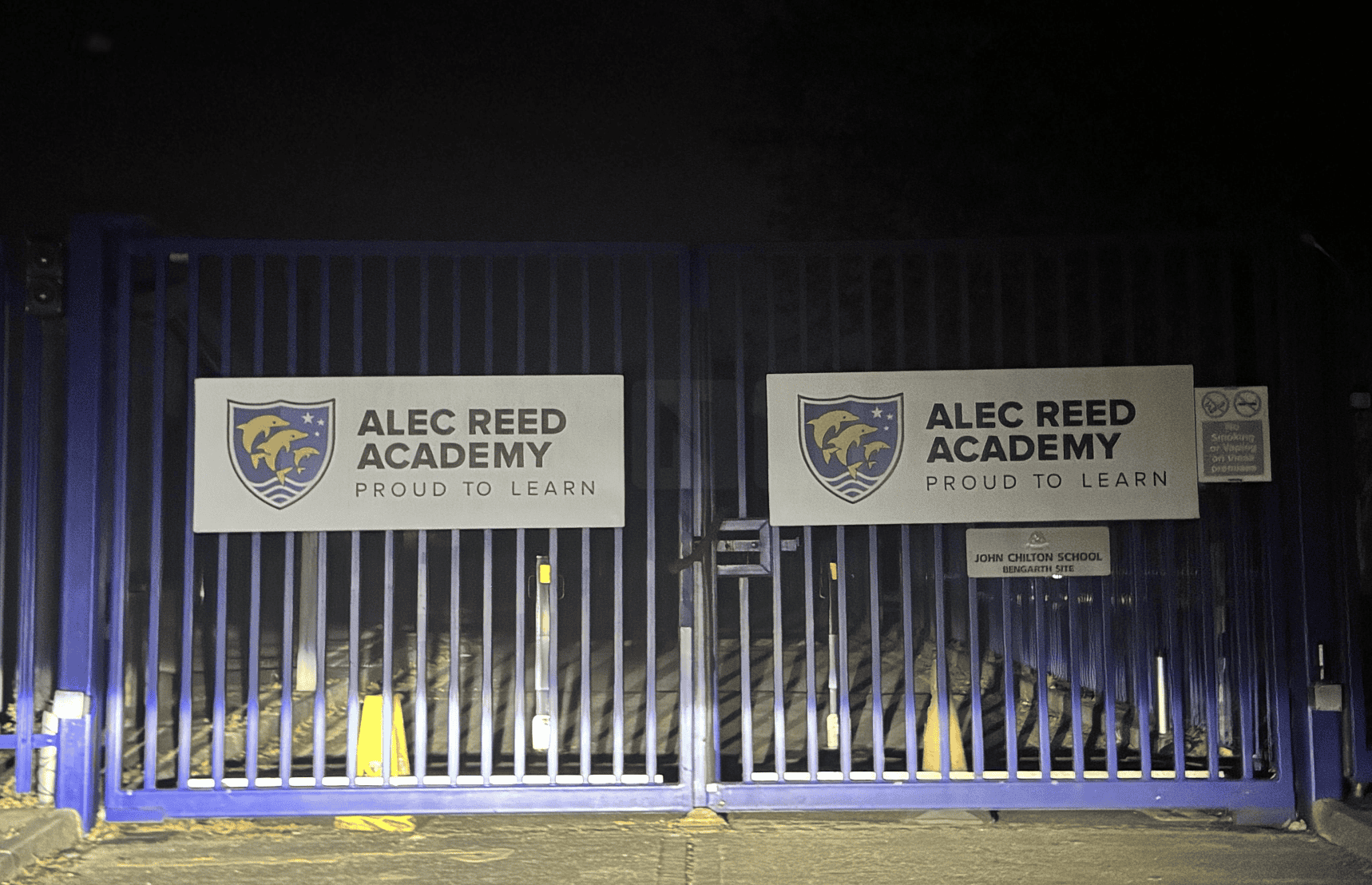 Teenage Girl Rushed to Hospital After being Stabbed in the head  Near Northolt School – UKNIP