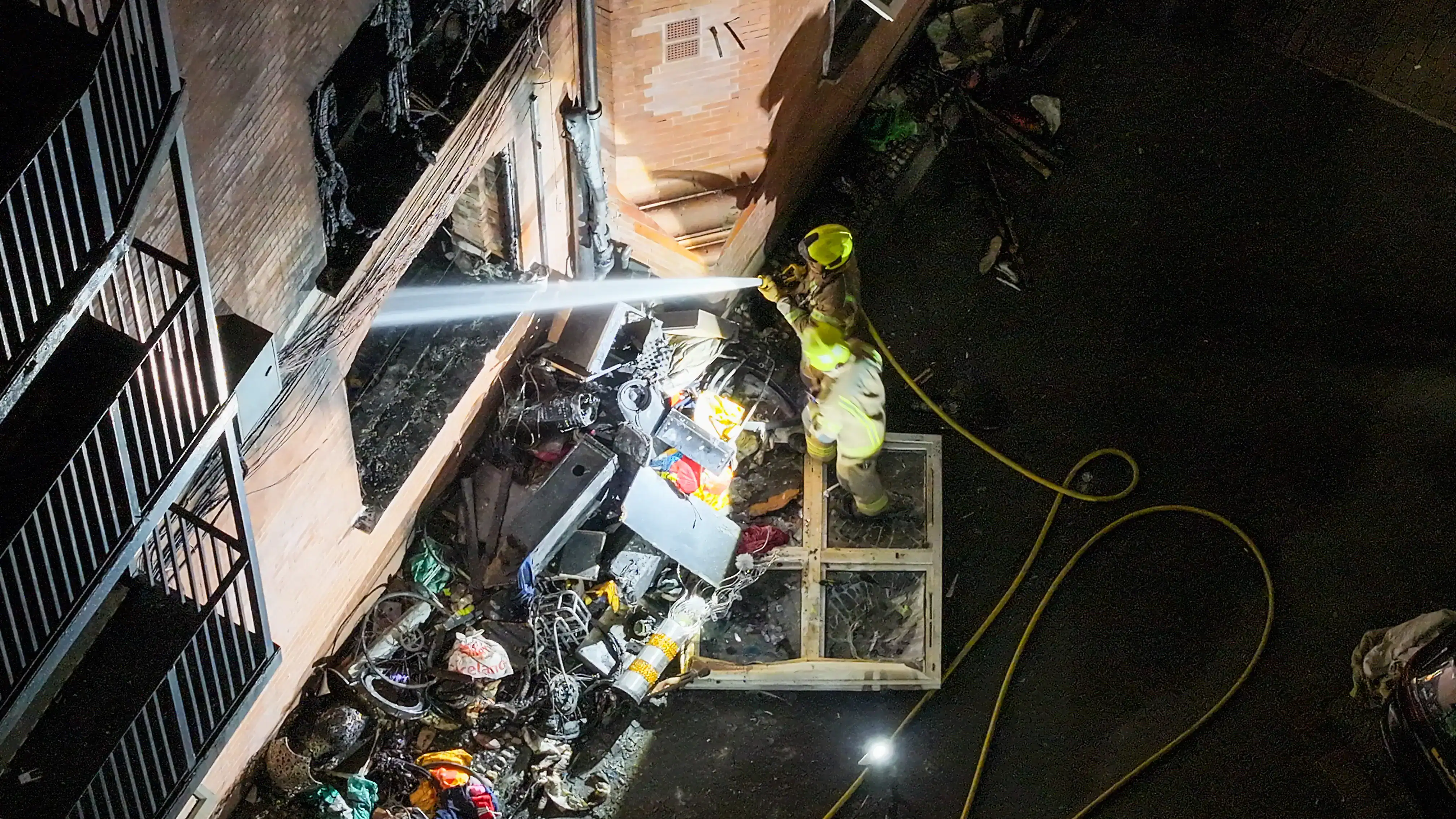 Hero Police and Firefighters Battle East London Tower Blaze: Eight Hospitalised After E-Bike Fireball