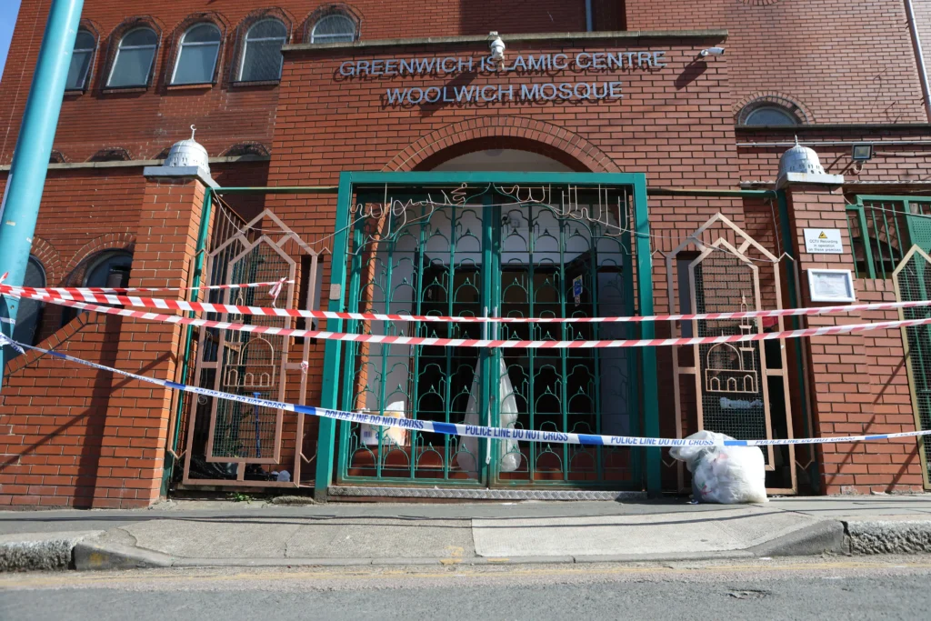 Man Charged Following Daylight Stabbing Outside Plumstead Mosque – UKNIP