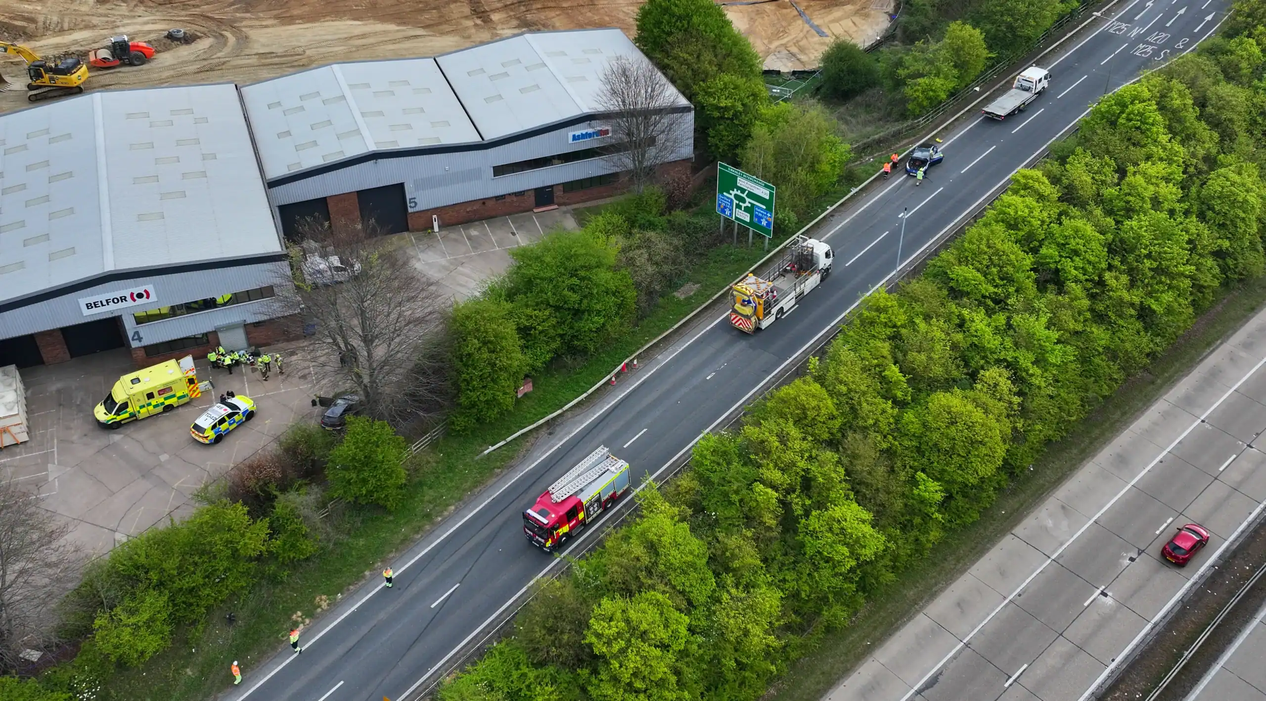 Dramatic Crash Sees Car Fly Off A20 Slip Road into Service Yard near M25 – UKNIP