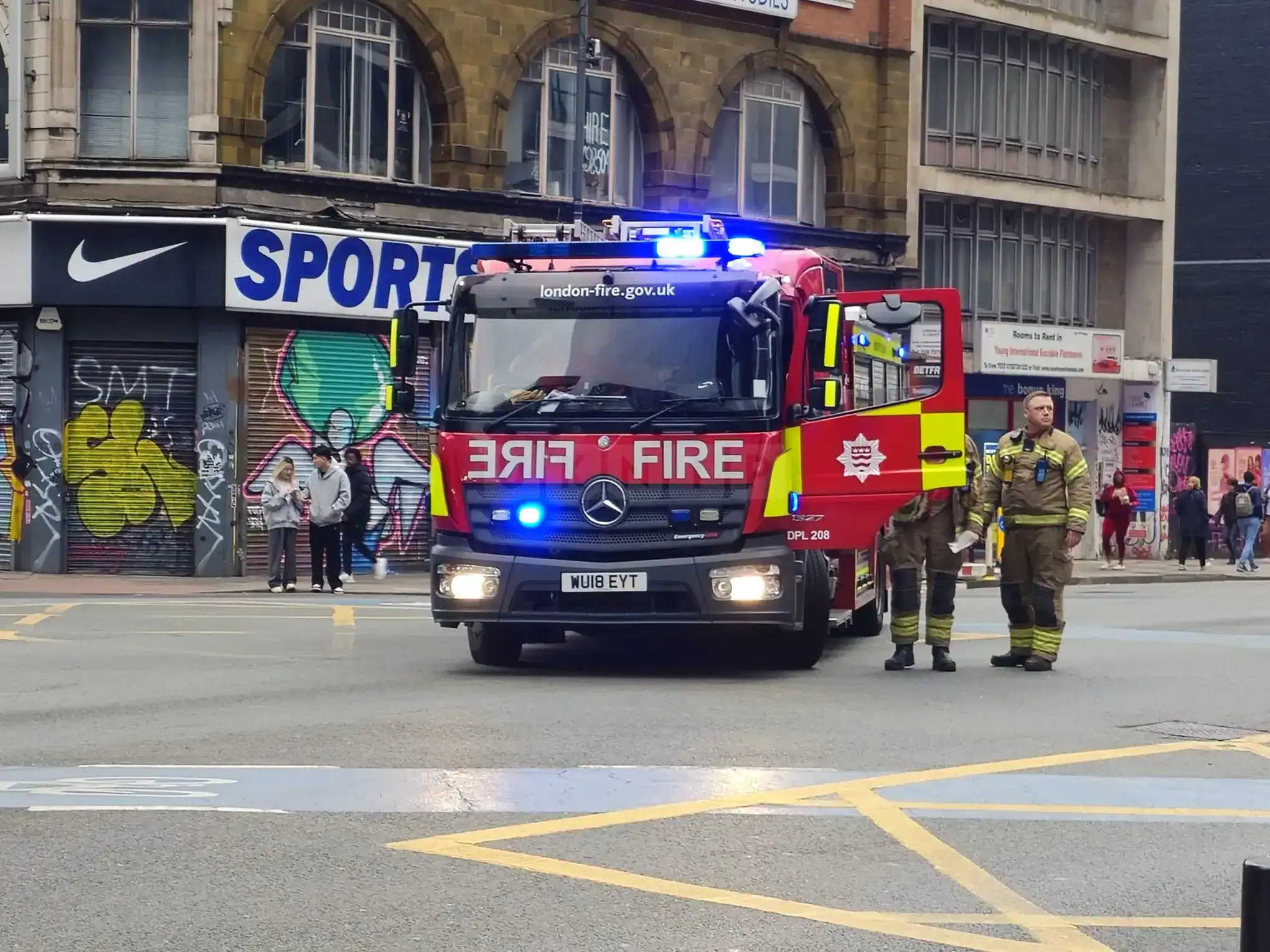 Major Fire Breaks Out at Emanuel House, Rochester Row – Ten Pump Response – UKNIP