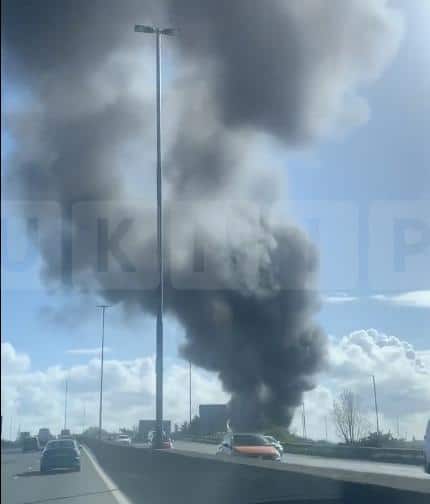 Black Smoke Rises Over M275 as Firefighters Battle Boatyard Blaze in Portsmouth