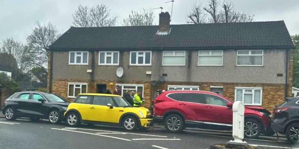 Four-Car Collision Near Emerson Park Station in Hornchurch – No Injuries Reported