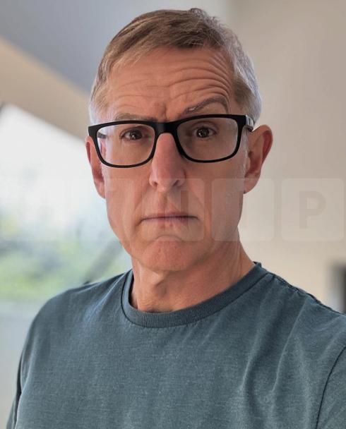 Louis Theroux Shares Health Update as He Prepares for ‘Full Head Shave’ Due to Alopecia