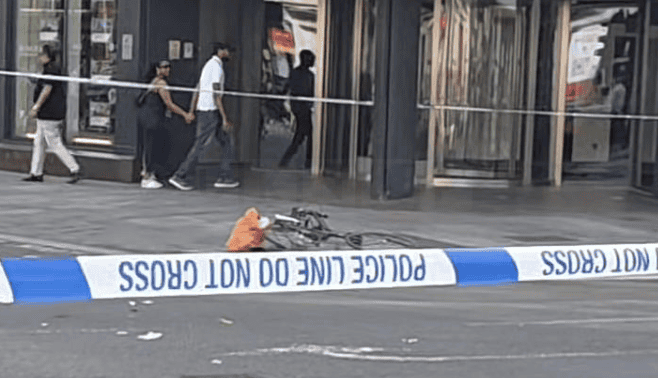 New Oxford Street Closed After Crash – Major Police Presence and Bus Diversions in Place