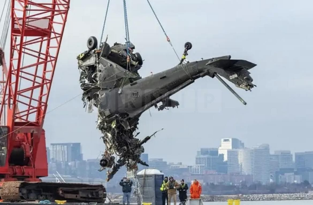 Pilot of Black Hawk Helicopter ‘Ignored Warnings’ Before Collision with American Airlines Flight