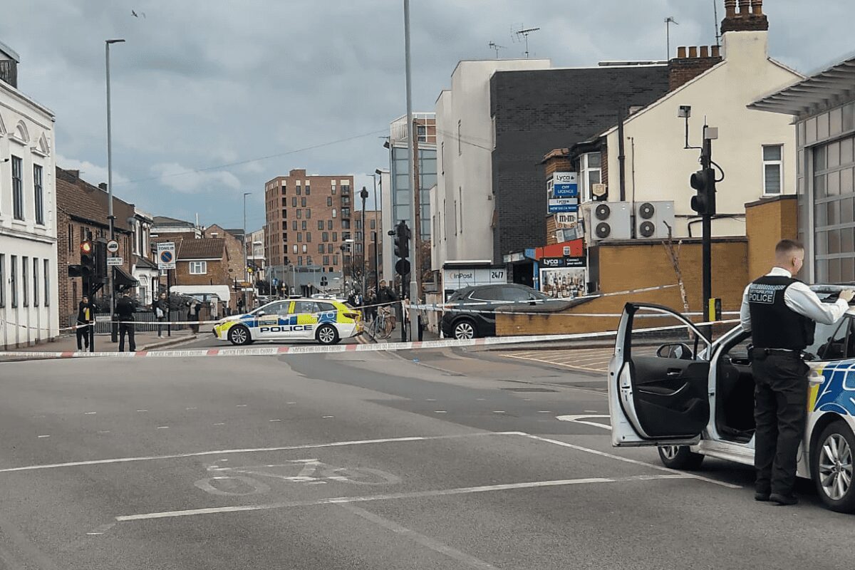 Leyton Residents ‘Frightened But Not Surprised’ After Broad Daylight Stabbing Near Fire Station – UKNIP