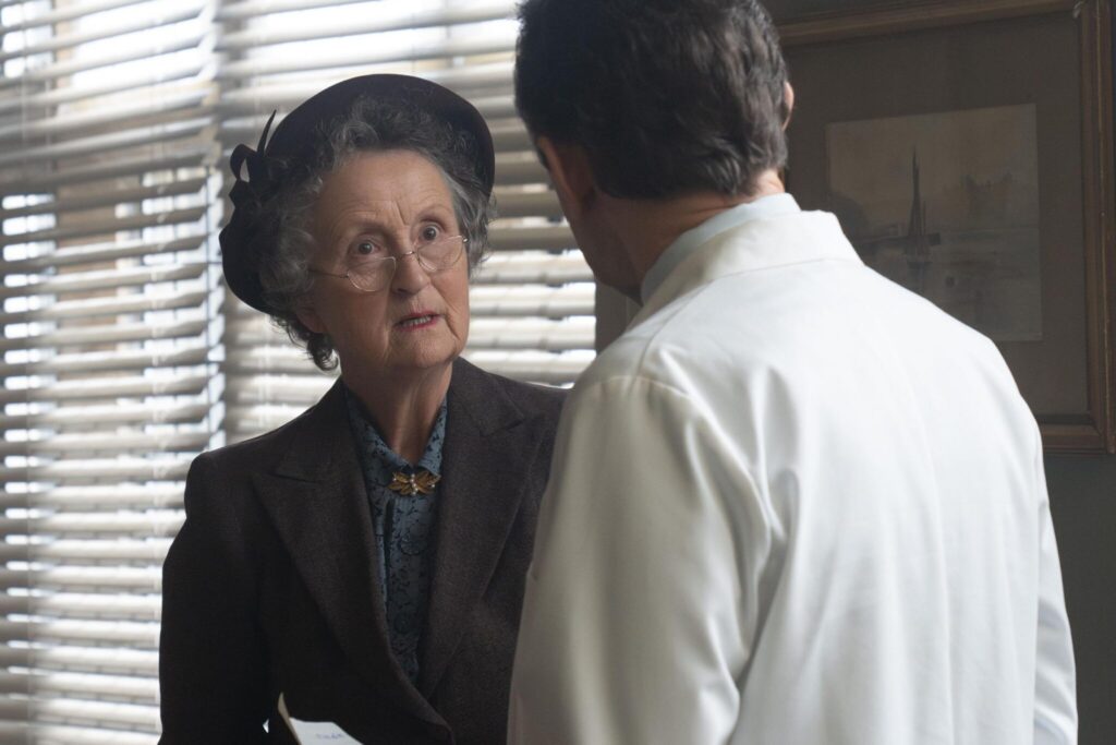 Woman Dies Following Medical Emergency on Plumstead High Street – UKNIP