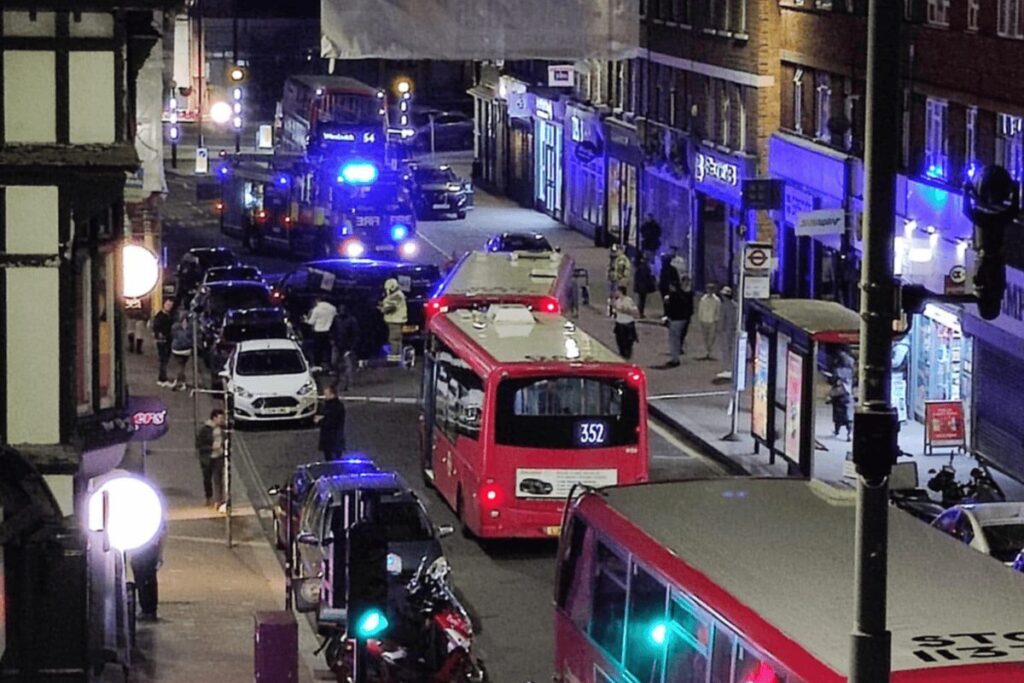 Man Arrested on Suspicion of Drink-Driving After Multi-Vehicle Crash in Beckenham – UKNIP