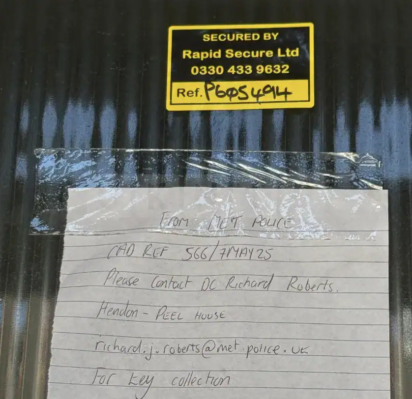 Heavy Police Presence on Castlewood Road, London N16, as Met Launches Early Morning Raid