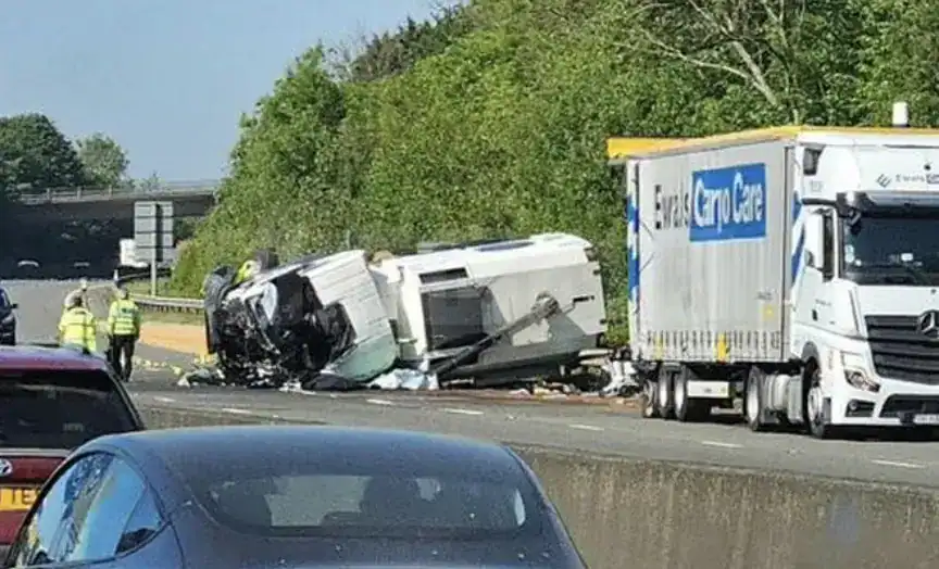 M25 Crash: Man Hospitalised With Serious Injuries After HGV and Road Sweeper Collision