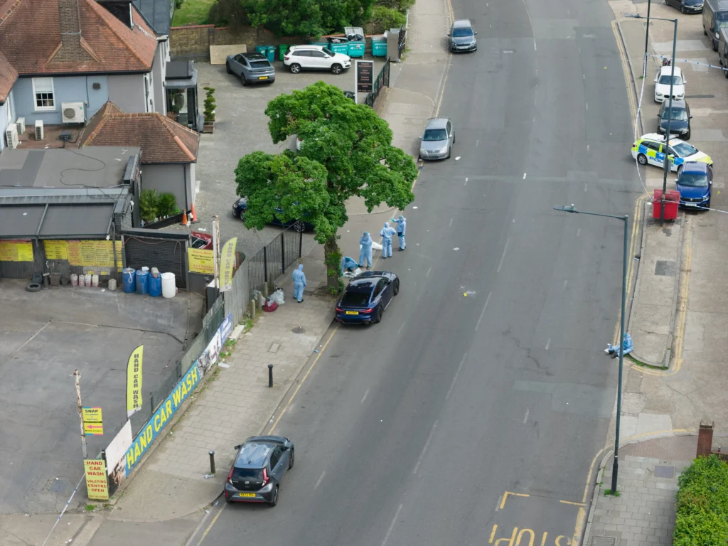 London Stabbing Crisis: One Dead and Multiple Injured in Weekend Knife Attacks Across the Capital – UKNIP