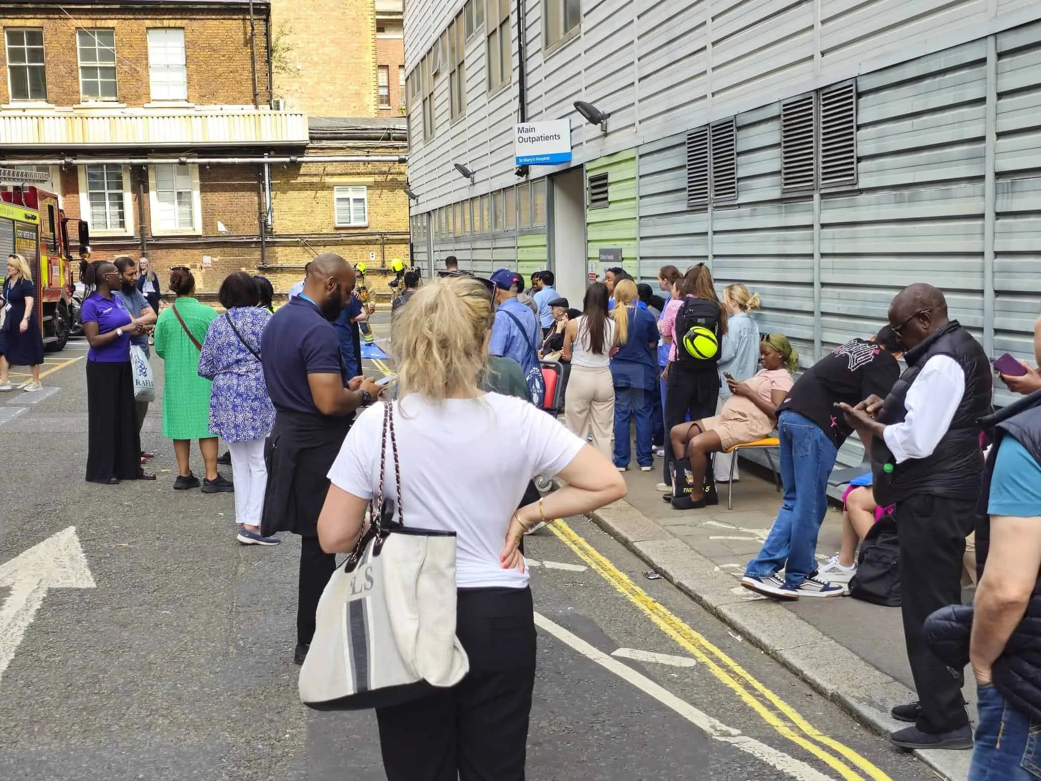 Paddington Hospital Fire: 70 Evacuated as Firefighters Tackle Blaze on Winsland Street