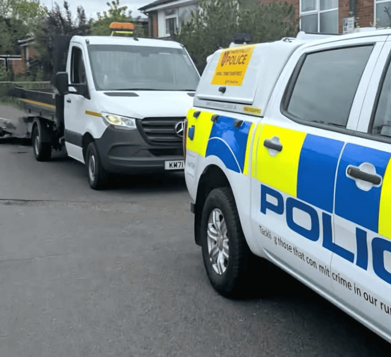 Disqualified Driver Tries to Flee Oxford Stop – But Gets Caught by Marathon-Running PC