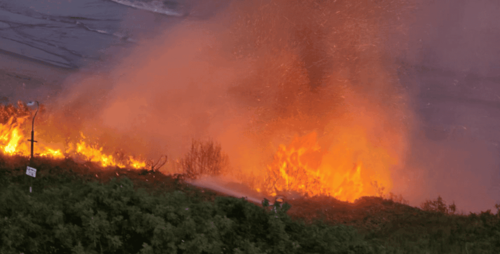Emergency Services Battle Large Fire on Bournemouth Clifftop Near Pier