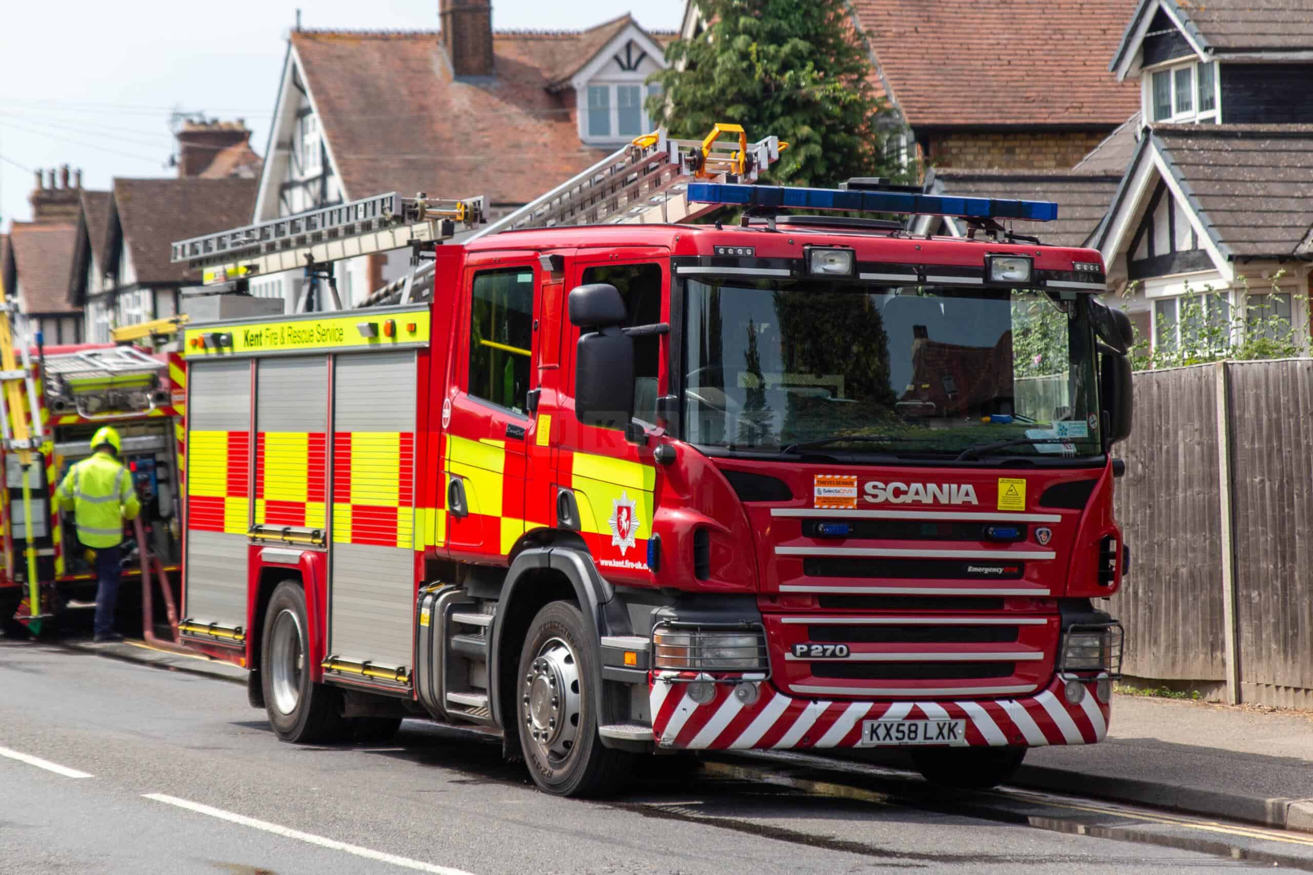 Fire Crews Tackle Garage Blaze in Sevenoaks – Cause Under Investigation