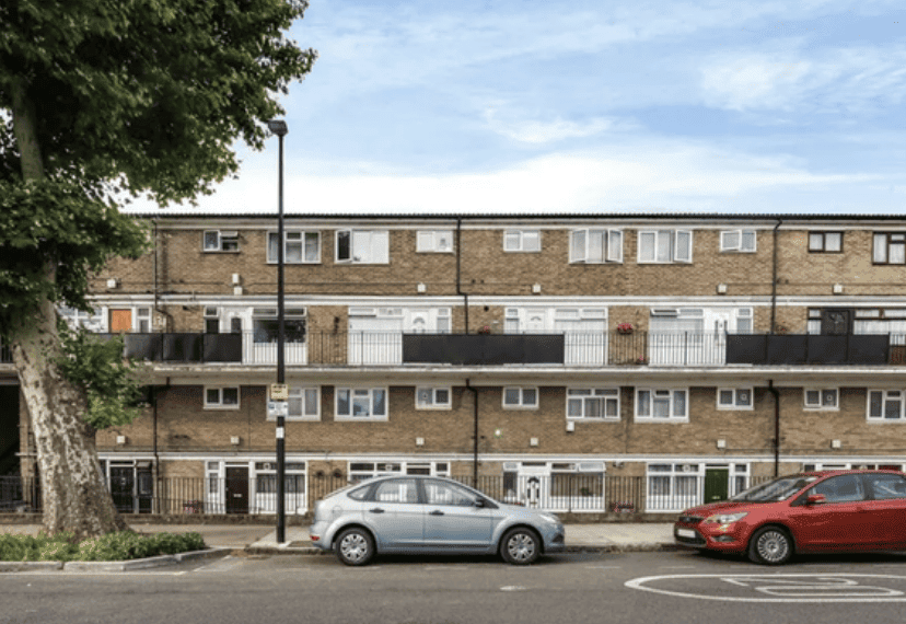 Knife Recovered After Group Fight on Isle of Dogs, Police Investigate