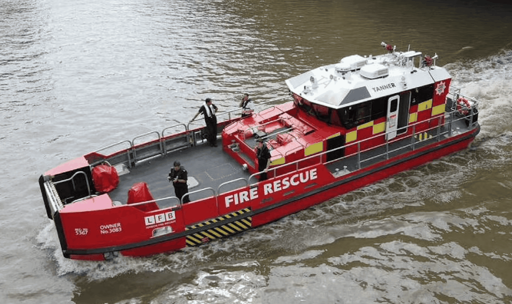 Major Rescue Operation Launched After Person reported in Thames at Vauxhall Bridge