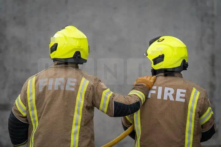 Oil Lamp Sparks Fire at Terraced House in Brockley – London Fire Brigade Issues Safety Warning
