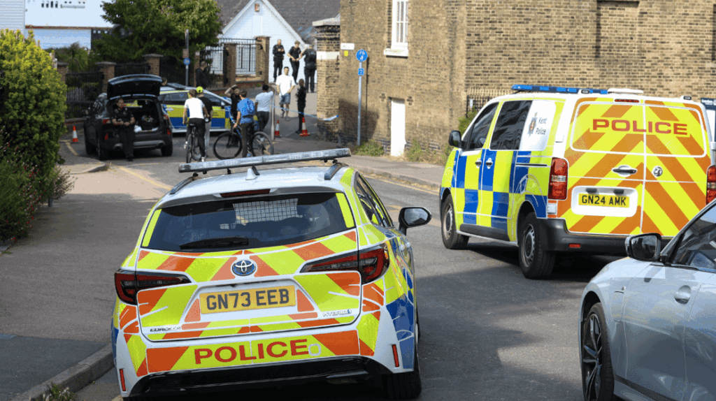 River Thames Tragedy: 9-Year-Old Girl Missing in Gravesend as Boy Taken to Hospital