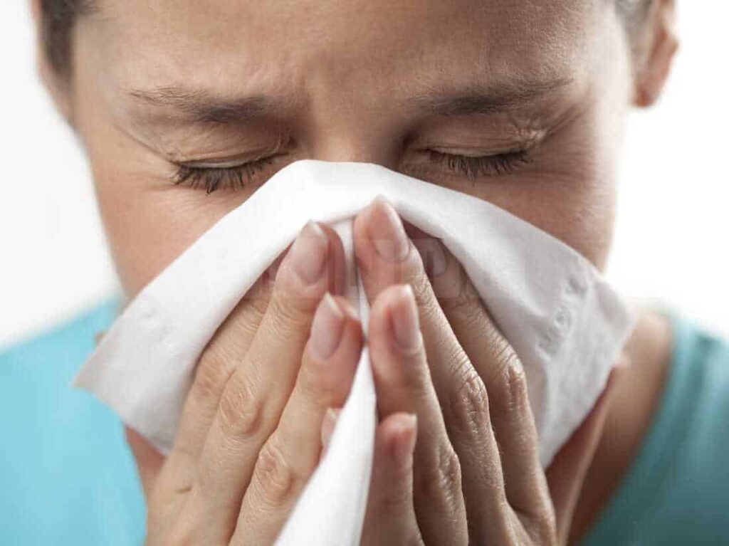 ‘Summer Flu’ Outbreak: Brits Complain as Spring Illness Sweeps the UK