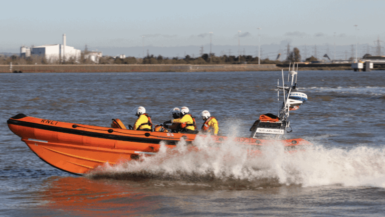 Yacht Skipper Injured in Fall Through Deck Hatch on Thames Near Dartford