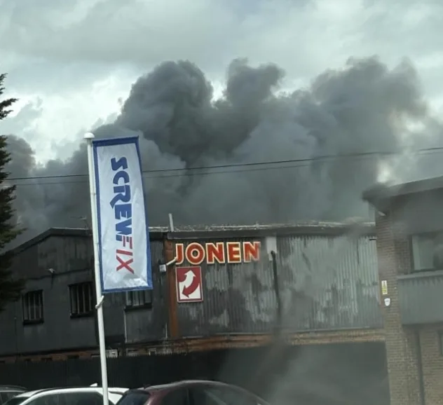 Major Warehouse Fire in Epping Prompts Smoke Warning and Road Caution