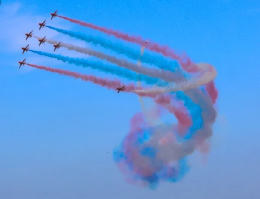 Red Arrows Soar Over Headcorn Aerodrome in Spectacular Battle of Britain Display