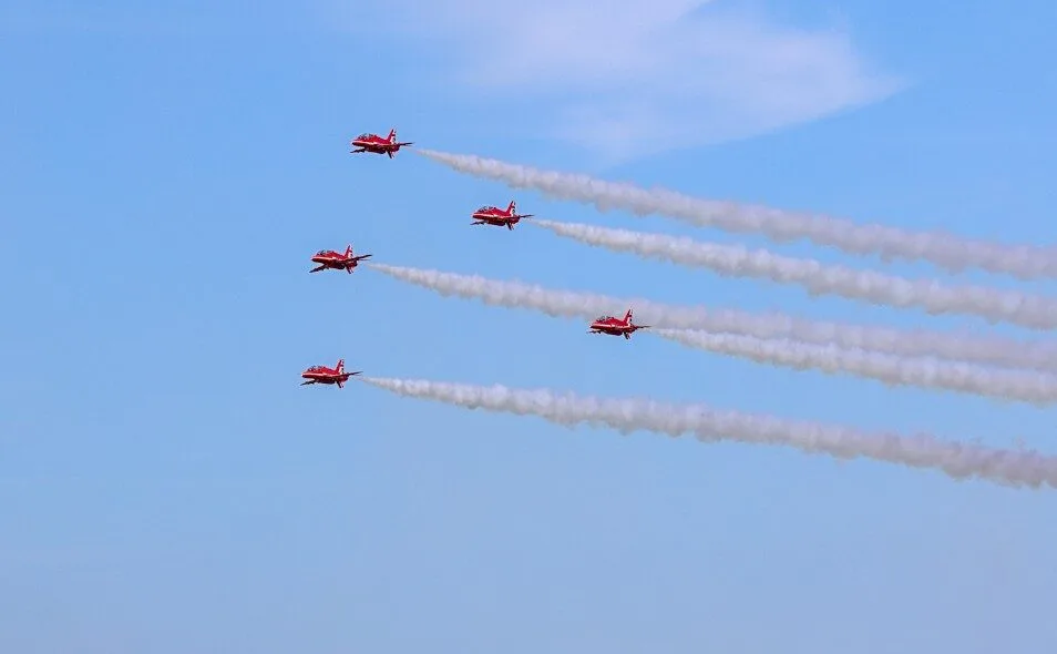 Red Arrows Soar Over Headcorn Aerodrome in Spectacular Battle of Britain Display