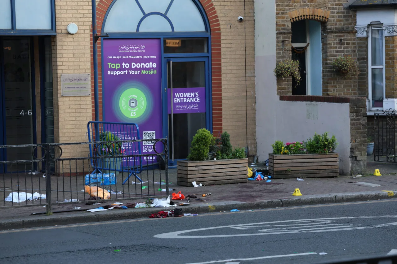 Murder Investigation Launched After Man Dies Following Hounslow Stabbing