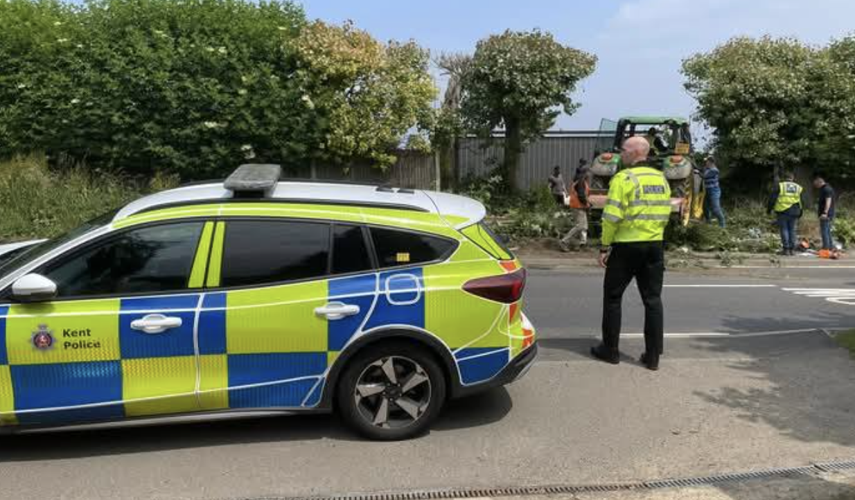 Accident Brings Down Power Cables on Seven Mile Lane, 140 Homes Without Power