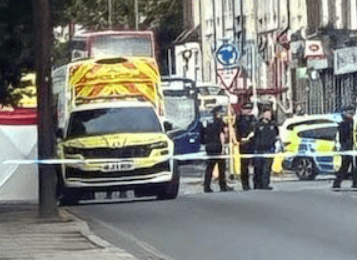 East Hill in Dartford Closed by Police Incident – Forensics on Scene