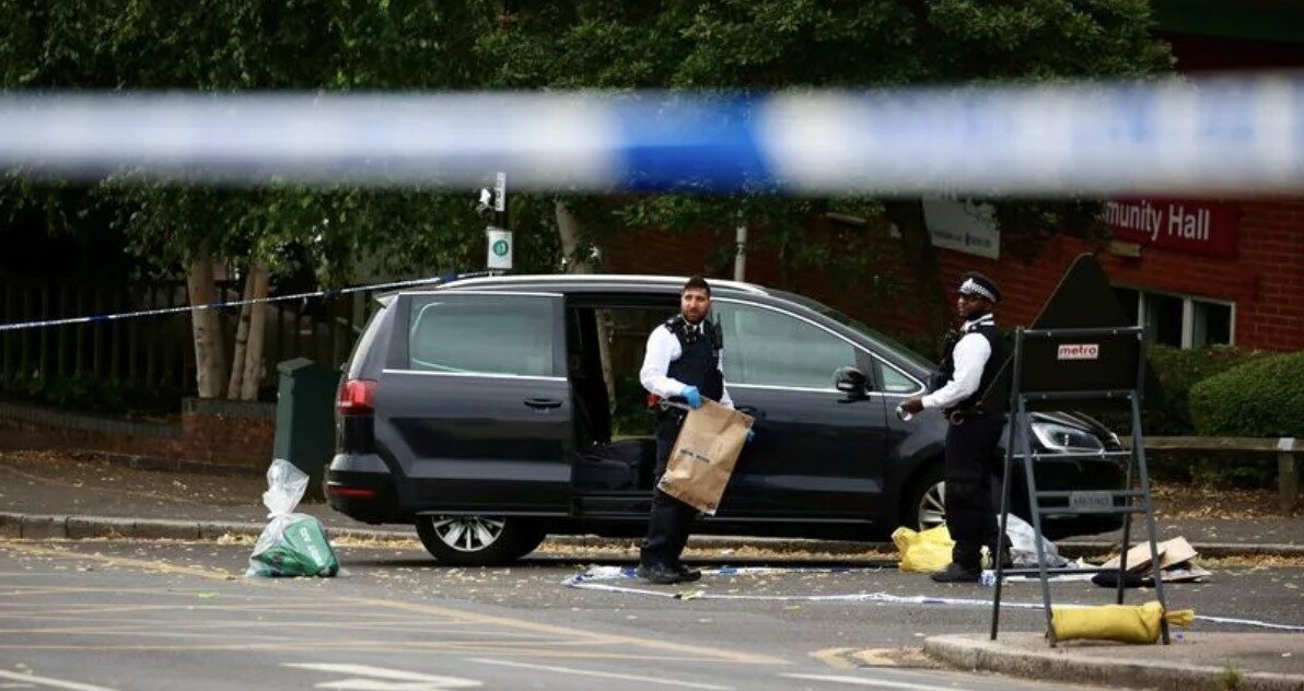 16-Year-Old Boy Stabbed in South Croydon: Police Launch Investigation