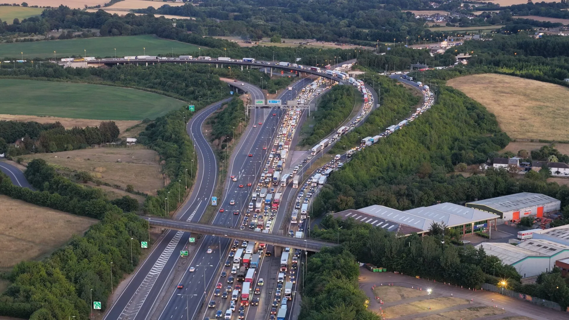 M25 Chaos: Dartford Crossing Remains Closed After Lorry Crash Causes 11-Hour Delays