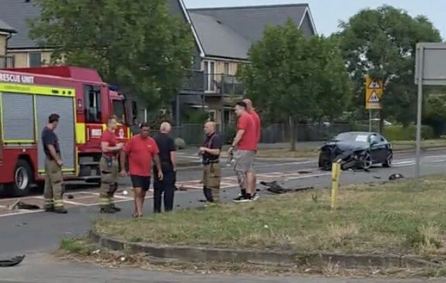 Fire Engine Crashes While Responding to Blaze in Rainham and Wennington