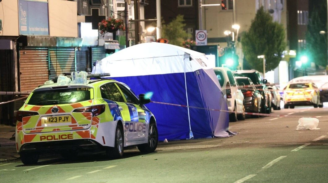 Murder Investigation Launched After Man Fatally Stabbed Outside Wetherspoon’s in Chingford Mount