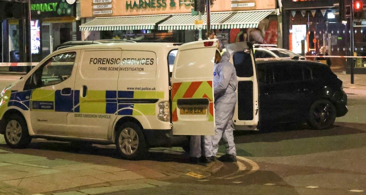 Murder Investigation Launched After Man Fatally Stabbed Outside Wetherspoon’s in Chingford Mount