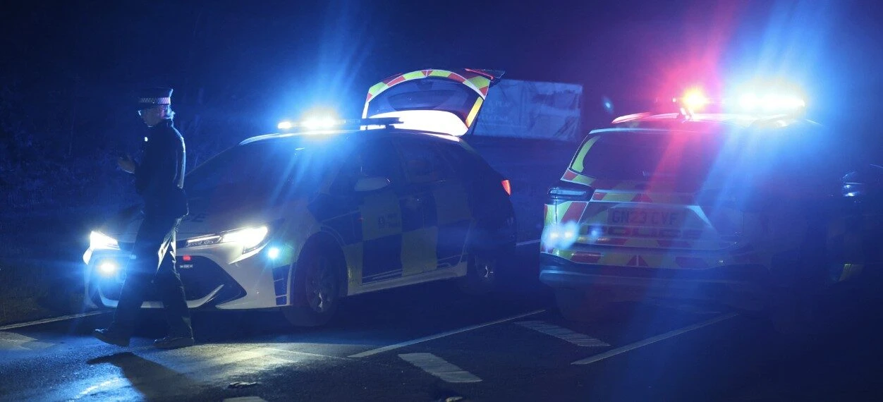 Public Told to Evacuate as Police Incident Unfolds Near Park Gate Inn – A20 Ashford Road Closed in Both Directions