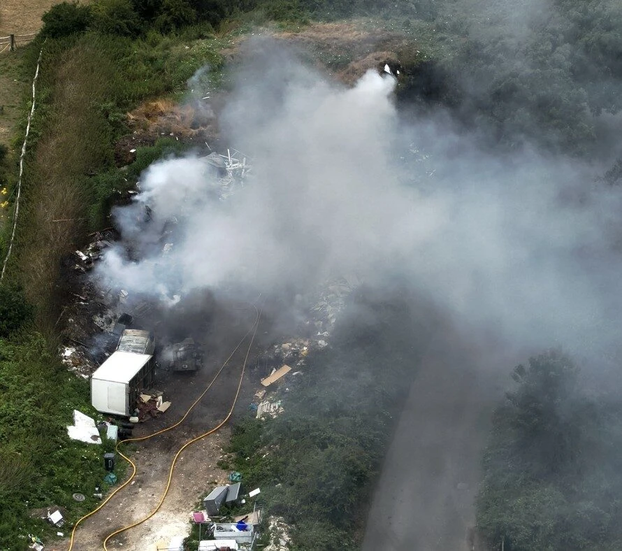 Major Blaze Sends Toxic Smoke Plume Over Sidcup – Homes Told to Keep Windows Shut