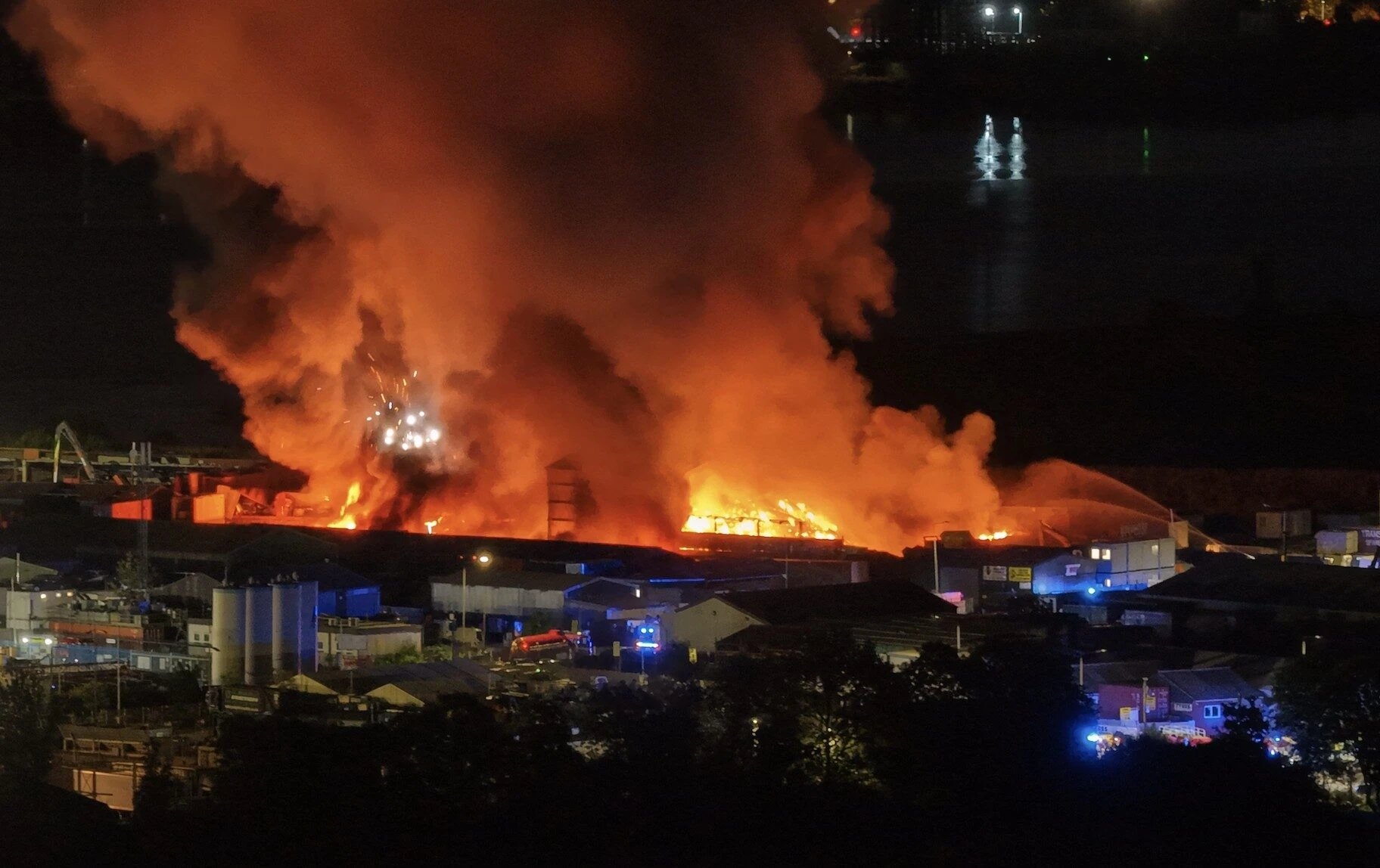 150 Firefighters Battle Huge Warehouse Fire at Industrial Estate in Erith