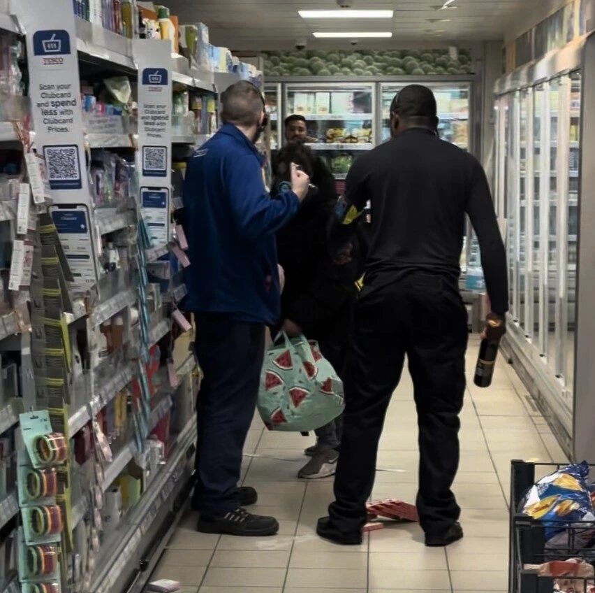 Man in Gas Mask Stabs Victim with Screwdriver in Failed Tesco Raid on Kilburn High Road