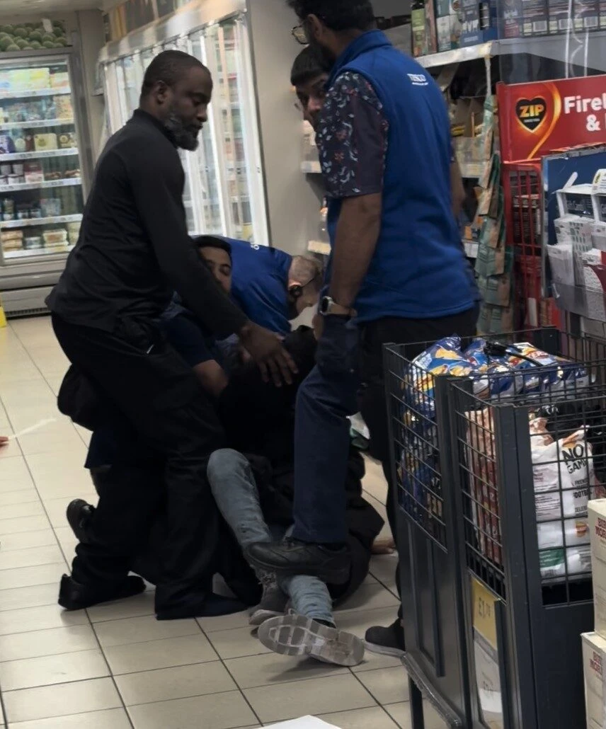 Man in Gas Mask Stabs Victim with Screwdriver in Failed Tesco Raid on Kilburn High Road