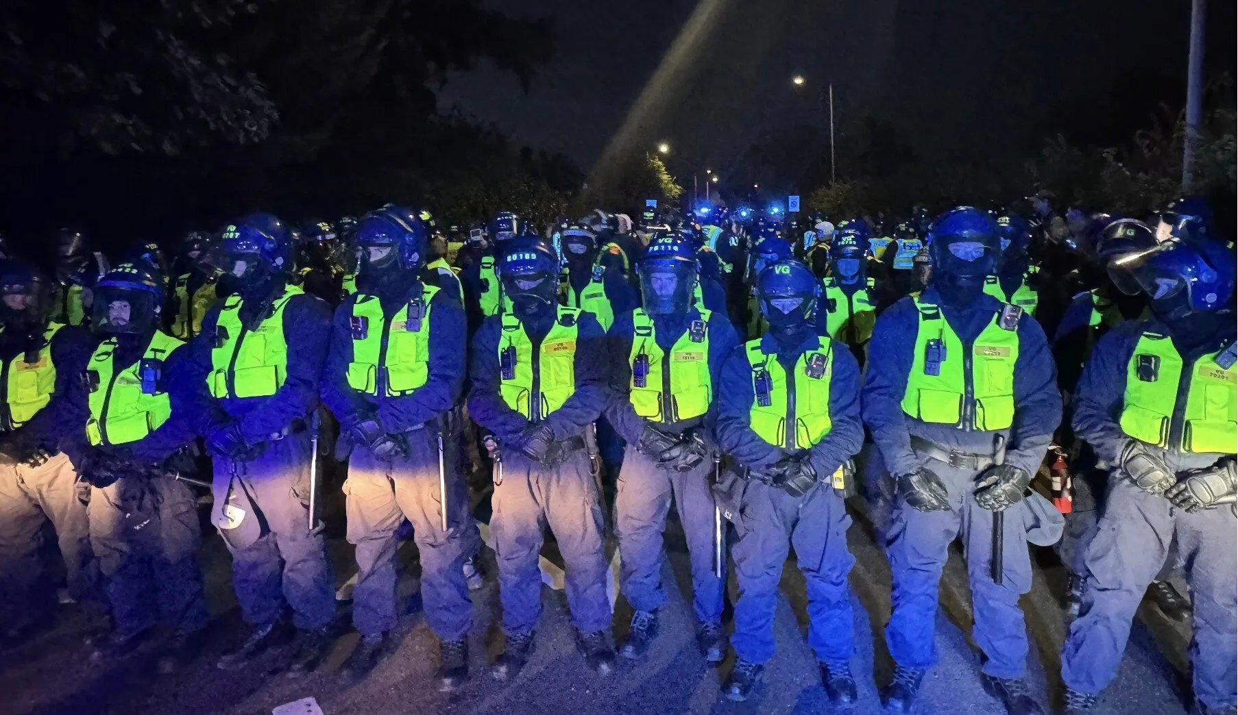 Violent Clashes Erupt Again Outside Epping Migrant Hotel as Police Hunt Suspects and Enforce Section 60AA Order