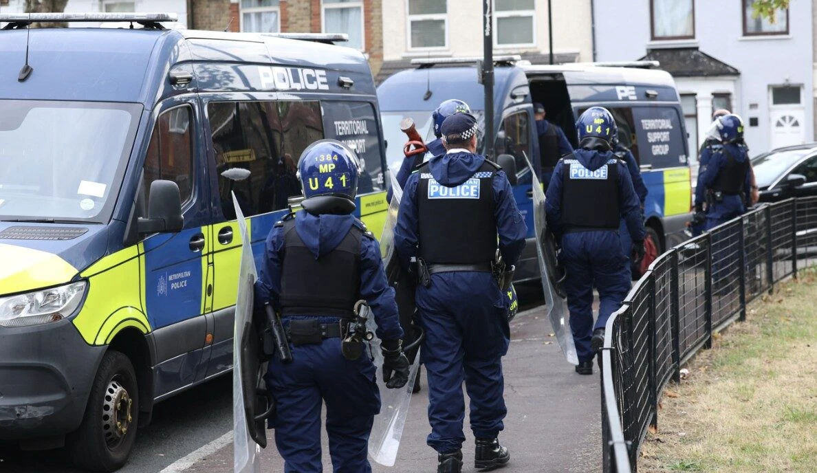 Murder Investigation Launched in Newham as Police Seal Off Walton Road Crime Scene