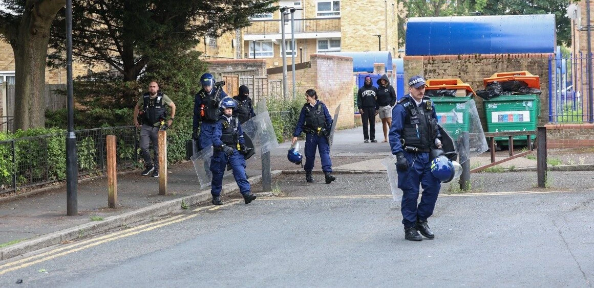 Murder Investigation Launched in Newham as Police Seal Off Walton Road Crime Scene