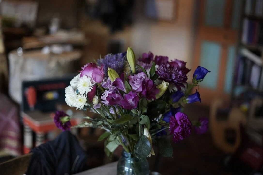 Send Flowers to USA from UK: Spread Joy Across the Miles